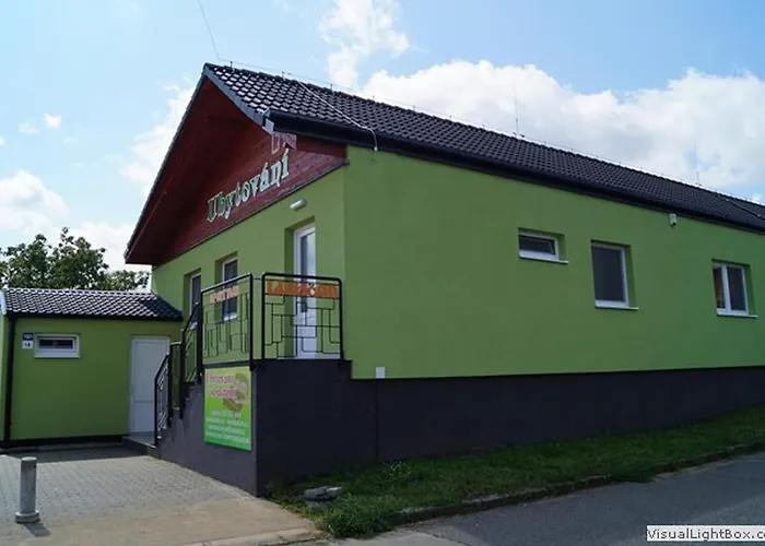 Zeleny Apartment Luzice
